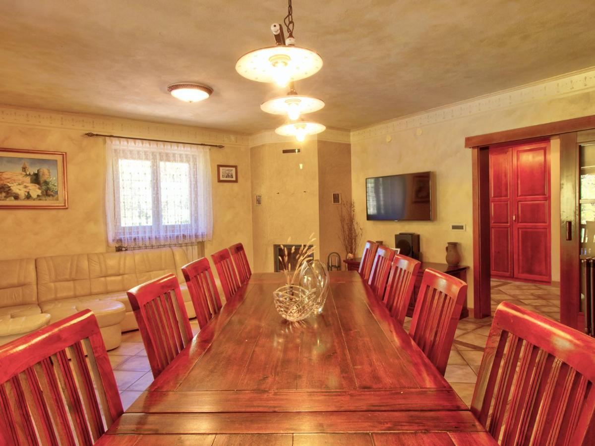 Family Apartment Rihter Crni Kal Exterior photo